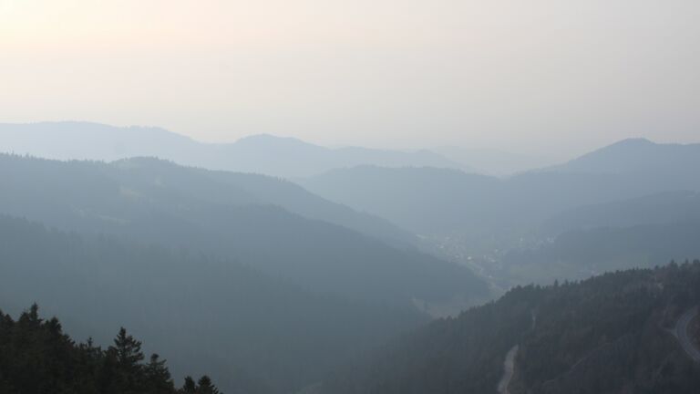 Dieses Bild zeigt eine Webcam-Aufnahme vom Achertal, aufgenommen am Sonntag, den 08.03.2026 um 17:10 Uhr. Die Temperatur betrug 11°C.