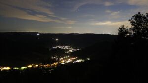 Dieses Bild zeigt eine Webcam-Aufnahme vom Achertal, aufgenommen am Dienstag, den 15.09.2026 um 21:00 Uhr. Die Temperatur betrug 22.6°C.