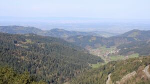 Dieses Bild zeigt eine Webcam-Aufnahme vom Achertal, aufgenommen am Freitag, den 17.04.2026 um 09:50 Uhr. Die Temperatur betrug 12°C.