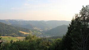 Dieses Bild zeigt eine Webcam-Aufnahme vom Achertal, aufgenommen am Samstag, den 27.06.2026 um 20:20 Uhr. Die Temperatur betrug 35.7°C.