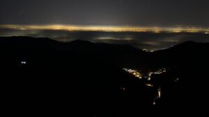 Dieses Bild zeigt eine Webcam-Aufnahme vom Achertal, aufgenommen am Montag, den 29.12.2025 um 05:00 Uhr. Die Temperatur betrug 1.1°C.