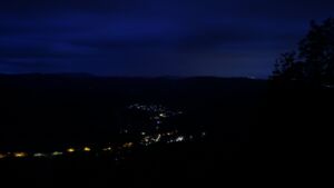 Dieses Bild zeigt eine Webcam-Aufnahme vom Achertal, aufgenommen am Donnerstag, den 11.06.2026 um 04:20 Uhr. Die Temperatur betrug 7.7°C.