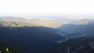 Dieses Bild zeigt eine Webcam-Aufnahme vom Achertal, aufgenommen am Donnerstag, den 18.09.2025 um 07:50 Uhr. Die Temperatur betrug 12.6°C.