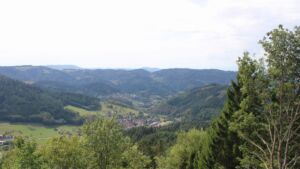 Dieses Bild zeigt eine Webcam-Aufnahme vom Achertal, aufgenommen am Montag, den 07.09.2026 um 13:50 Uhr. Die Temperatur betrug 29.4°C.