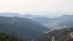 Dieses Bild zeigt eine Webcam-Aufnahme vom Achertal, aufgenommen am Freitag, den 06.03.2026 um 14:30 Uhr. Die Temperatur betrug 14.4°C.