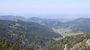 Dieses Bild zeigt eine Webcam-Aufnahme vom Achertal, aufgenommen am Mittwoch, den 22.04.2026 um 11:50 Uhr. Die Temperatur betrug 5.8°C.