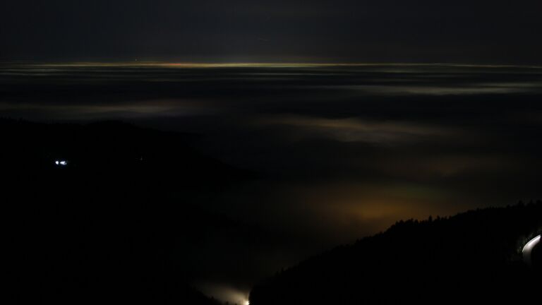 Dieses Bild zeigt eine Webcam-Aufnahme vom Achertal, aufgenommen am Montag, den 22.12.2025 um 21:30 Uhr. Die Temperatur betrug 4.6°C.