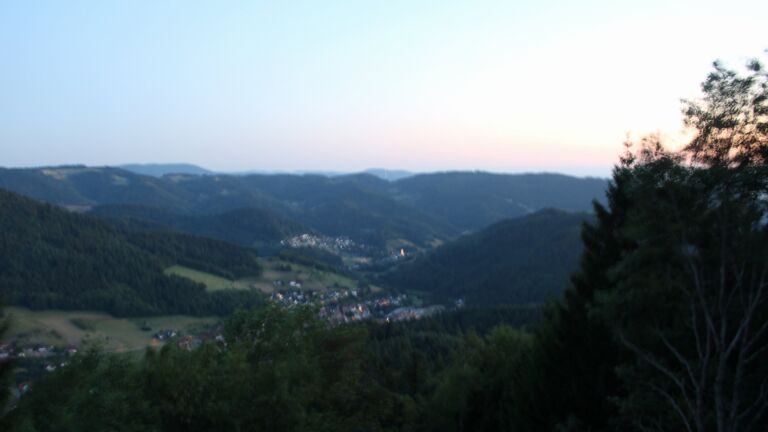 Dieses Bild zeigt eine Webcam-Aufnahme vom Achertal, aufgenommen am Dienstag, den 28.07.2026 um 21:40 Uhr. Die Temperatur betrug 23.8°C.