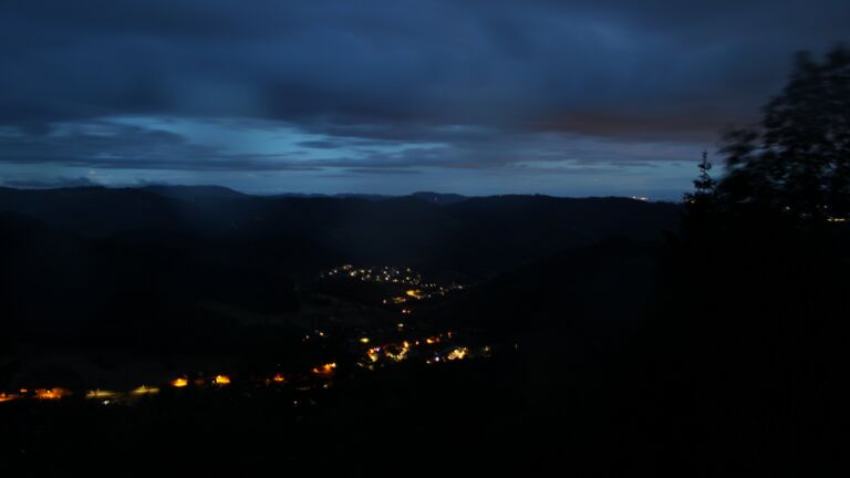Dieses Bild zeigt eine Webcam-Aufnahme vom Achertal, aufgenommen am Freitag, den 05.06.2026 um 04:30 Uhr. Die Temperatur betrug 9°C.