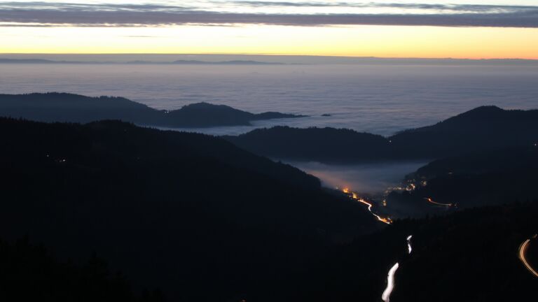 Dieses Bild zeigt eine Webcam-Aufnahme vom Achertal, aufgenommen am Samstag, den 08.11.2025 um 17:50 Uhr. Die Temperatur betrug 7°C.