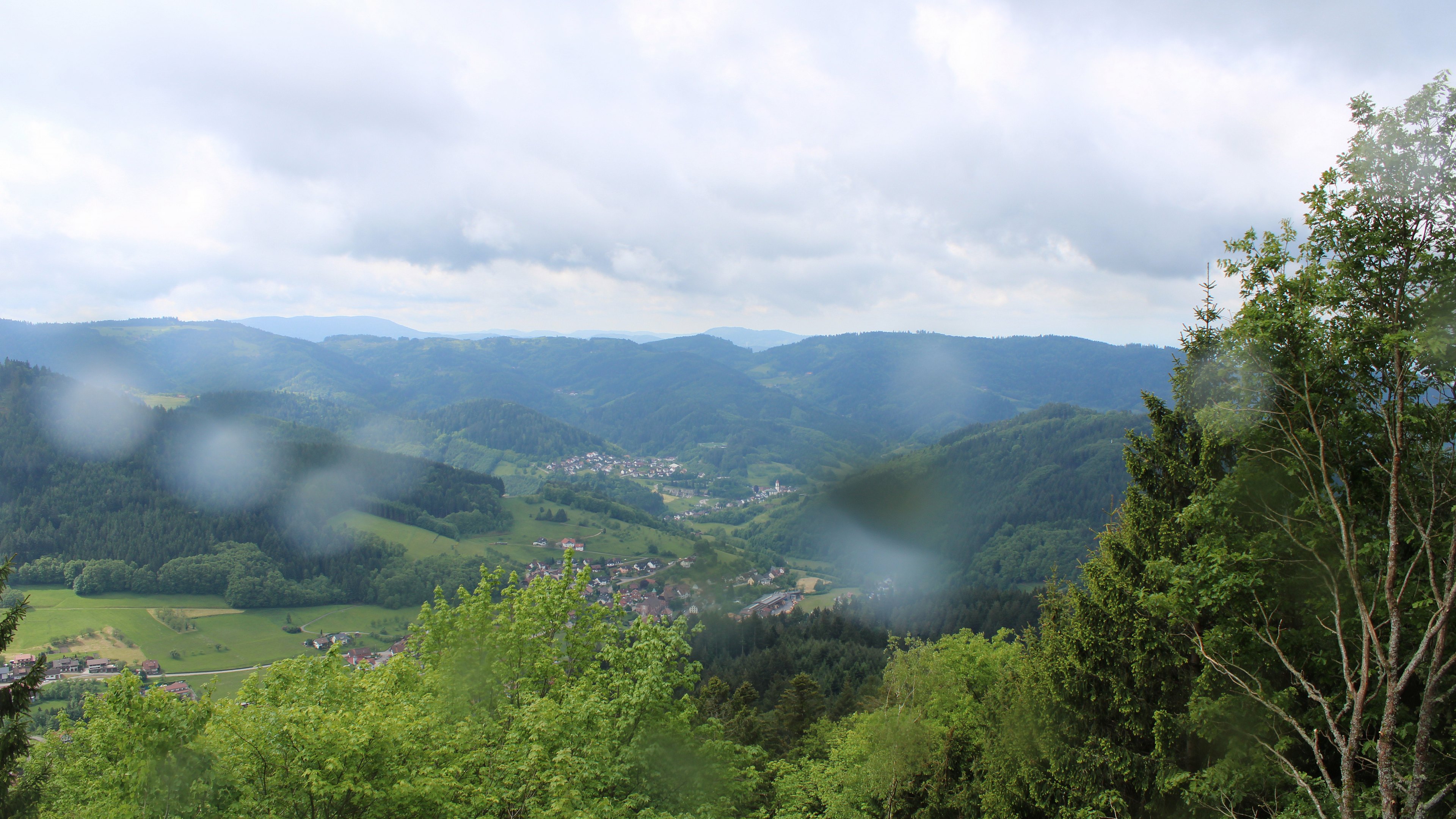 Dieses Bild zeigt eine Webcam-Aufnahme vom Achertal, aufgenommen am Samstag, den 16.05.2026 um 11:30 Uhr. Die Temperatur betrug 6.1°C.