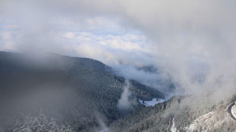 Dieses Bild zeigt eine Webcam-Aufnahme vom Achertal, aufgenommen am Freitag, den 21.11.2025 um 10:40 Uhr. Die Temperatur betrug -4.4°C.