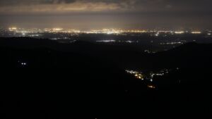 Dieses Bild zeigt eine Webcam-Aufnahme vom Achertal, aufgenommen am Sonntag, den 19.04.2026 um 01:30 Uhr. Die Temperatur betrug 11.1°C.