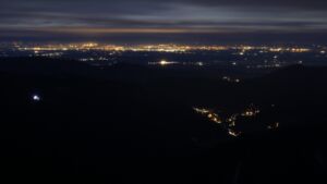 Dieses Bild zeigt eine Webcam-Aufnahme vom Achertal, aufgenommen am Samstag, den 06.12.2025 um 07:10 Uhr. Die Temperatur betrug 1.5°C.