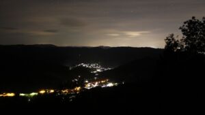 Dieses Bild zeigt eine Webcam-Aufnahme vom Achertal, aufgenommen am Samstag, den 19.09.2026 um 04:00 Uhr. Die Temperatur betrug 11.7°C.