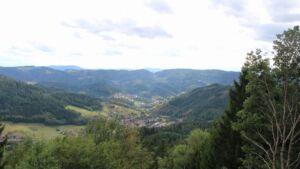 Dieses Bild zeigt eine Webcam-Aufnahme vom Achertal, aufgenommen am Freitag, den 28.08.2026 um 16:40 Uhr. Die Temperatur betrug 21.2°C.