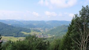 Dieses Bild zeigt eine Webcam-Aufnahme vom Achertal, aufgenommen am Samstag, den 18.07.2026 um 10:10 Uhr. Die Temperatur betrug 21.6°C.