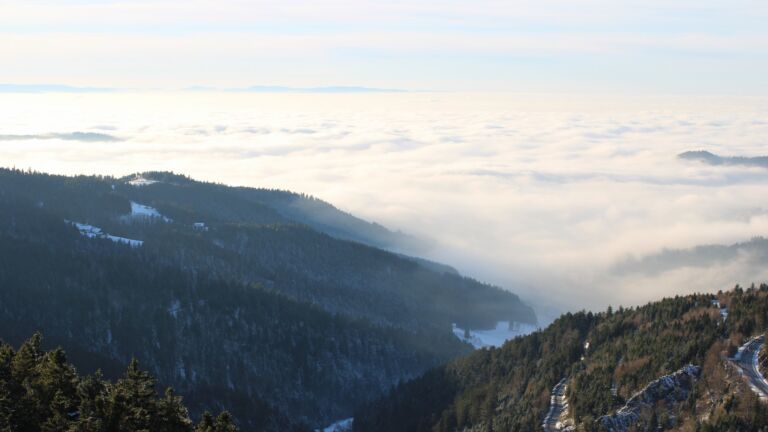 Dieses Bild zeigt eine Webcam-Aufnahme vom Achertal, aufgenommen am Samstag, den 22.11.2025 um 15:20 Uhr. Die Temperatur betrug -3.3°C.