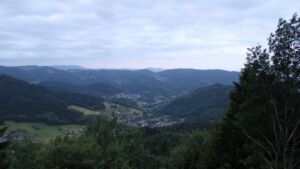 Dieses Bild zeigt eine Webcam-Aufnahme vom Achertal, aufgenommen am Samstag, den 13.06.2026 um 05:20 Uhr. Die Temperatur betrug 14°C.