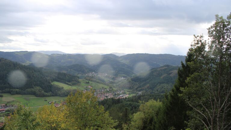 Dieses Bild zeigt eine Webcam-Aufnahme vom Achertal, aufgenommen am Samstag, den 24.10.2026 um 15:50 Uhr. Die Temperatur betrug 6.9°C.