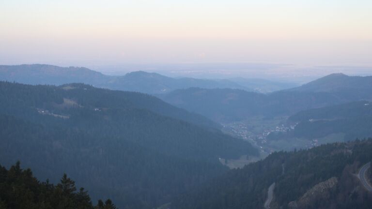 Dieses Bild zeigt eine Webcam-Aufnahme vom Achertal, aufgenommen am Mittwoch, den 04.03.2026 um 07:30 Uhr. Die Temperatur betrug 3.6°C.