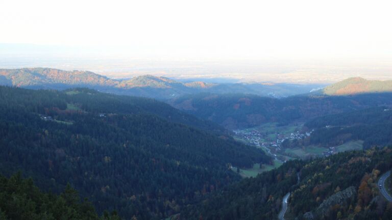 Dieses Bild zeigt eine Webcam-Aufnahme vom Achertal, aufgenommen am Mittwoch, den 29.10.2025 um 07:40 Uhr. Die Temperatur betrug 5.9°C.