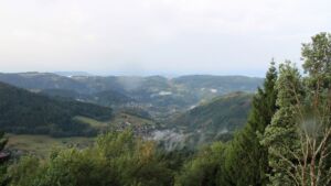 Dieses Bild zeigt eine Webcam-Aufnahme vom Achertal, aufgenommen am Freitag, den 28.08.2026 um 08:30 Uhr. Die Temperatur betrug 18.9°C.