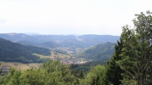Dieses Bild zeigt eine Webcam-Aufnahme vom Achertal, aufgenommen am Montag, den 10.08.2026 um 14:50 Uhr. Die Temperatur betrug 32.8°C.