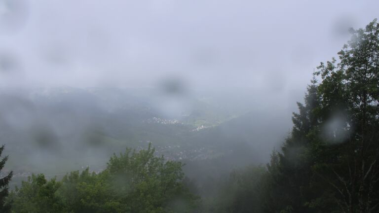 Dieses Bild zeigt eine Webcam-Aufnahme vom Achertal, aufgenommen am Dienstag, den 12.05.2026 um 08:50 Uhr. Die Temperatur betrug 1.3°C.