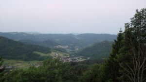 Dieses Bild zeigt eine Webcam-Aufnahme vom Achertal, aufgenommen am Montag, den 25.05.2026 um 05:20 Uhr. Die Temperatur betrug 20.1°C.
