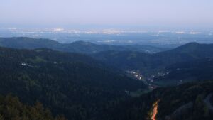 Dieses Bild zeigt eine Webcam-Aufnahme vom Achertal, aufgenommen am Freitag, den 24.04.2026 um 05:40 Uhr. Die Temperatur betrug 7.8°C.