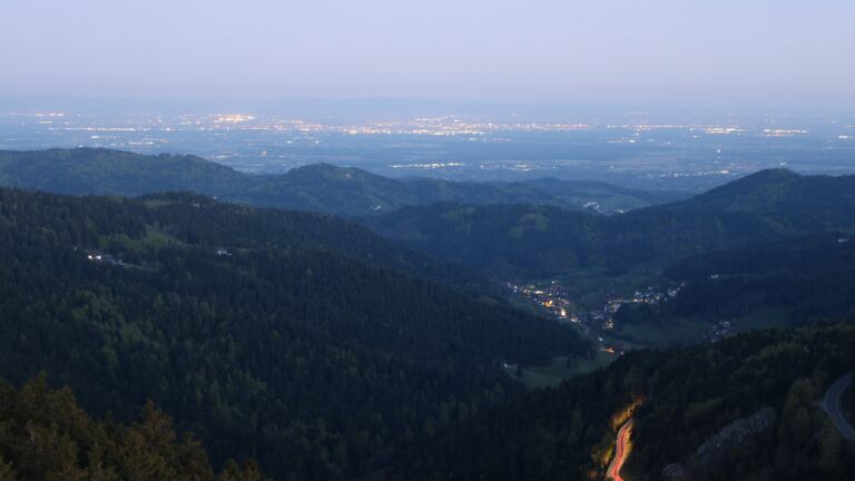 Dieses Bild zeigt eine Webcam-Aufnahme vom Achertal, aufgenommen am Freitag, den 24.04.2026 um 05:40 Uhr. Die Temperatur betrug 7.8°C.