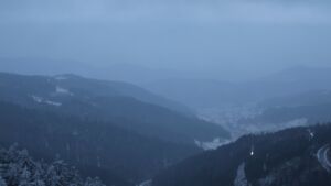 Dieses Bild zeigt eine Webcam-Aufnahme vom Achertal, aufgenommen am Mittwoch, den 24.12.2025 um 16:50 Uhr. Die Temperatur betrug -5.9°C.