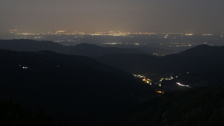 Dieses Bild zeigt eine Webcam-Aufnahme vom Achertal, aufgenommen am Freitag, den 13.06.2025 um 03:00 Uhr. Die Temperatur betrug 20.4°C.