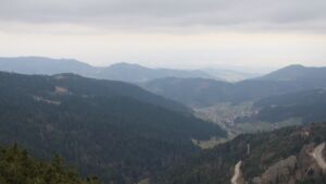 Dieses Bild zeigt eine Webcam-Aufnahme vom Achertal, aufgenommen am Samstag, den 28.02.2026 um 12:10 Uhr. Die Temperatur betrug 5.4°C.