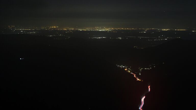 Dieses Bild zeigt eine Webcam-Aufnahme vom Achertal, aufgenommen am Mittwoch, den 15.04.2026 um 04:50 Uhr. Die Temperatur betrug 3°C.