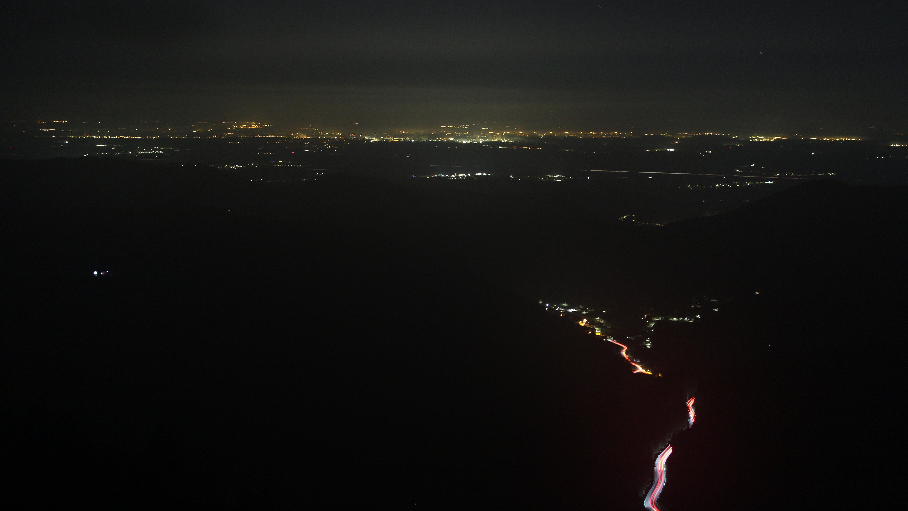 Dieses Bild zeigt eine Webcam-Aufnahme vom Achertal, aufgenommen am Mittwoch, den 15.04.2026 um 04:50 Uhr. Die Temperatur betrug 3°C.