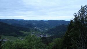 Dieses Bild zeigt eine Webcam-Aufnahme vom Achertal, aufgenommen am Dienstag, den 19.05.2026 um 21:10 Uhr. Die Temperatur betrug 12.6°C.