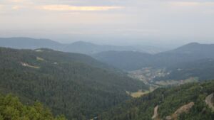 Dieses Bild zeigt eine Webcam-Aufnahme vom Achertal, aufgenommen am Donnerstag, den 03.07.2025 um 06:50 Uhr. Die Temperatur betrug 17.4°C.