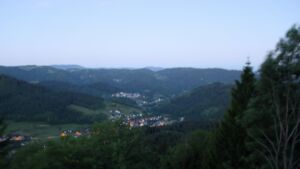 Dieses Bild zeigt eine Webcam-Aufnahme vom Achertal, aufgenommen am Freitag, den 22.05.2026 um 05:00 Uhr. Die Temperatur betrug 15.5°C.