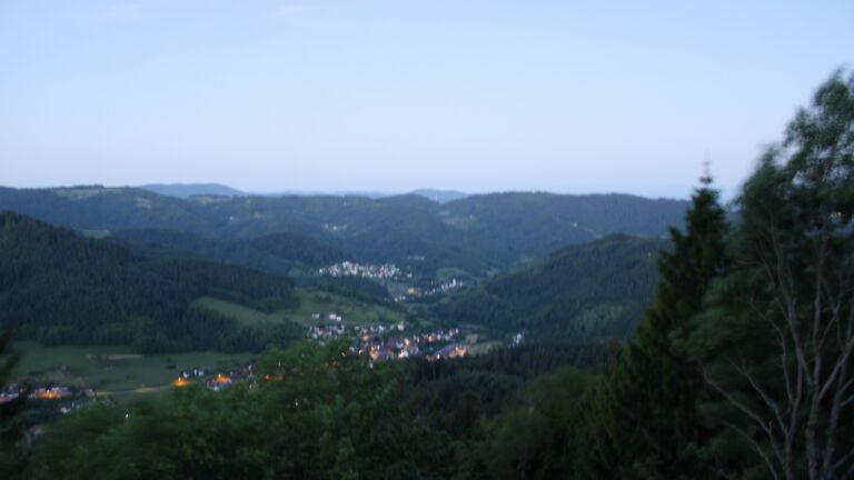 Dieses Bild zeigt eine Webcam-Aufnahme vom Achertal, aufgenommen am Freitag, den 22.05.2026 um 05:00 Uhr. Die Temperatur betrug 15.5°C.