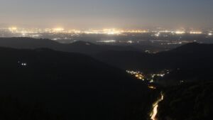 Dieses Bild zeigt eine Webcam-Aufnahme vom Achertal, aufgenommen am Donnerstag, den 30.04.2026 um 04:30 Uhr. Die Temperatur betrug 2.4°C.