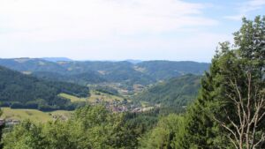 Dieses Bild zeigt eine Webcam-Aufnahme vom Achertal, aufgenommen am Samstag, den 25.07.2026 um 12:20 Uhr. Die Temperatur betrug 26.2°C.