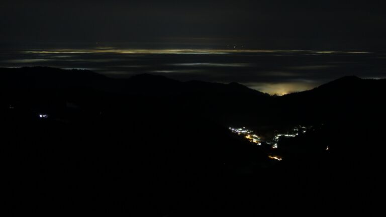 Dieses Bild zeigt eine Webcam-Aufnahme vom Achertal, aufgenommen am Mittwoch, den 21.01.2026 um 04:00 Uhr. Die Temperatur betrug 6.2°C.