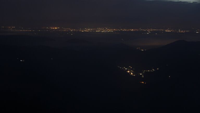 Dieses Bild zeigt eine Webcam-Aufnahme vom Achertal, aufgenommen am Montag, den 08.09.2025 um 21:00 Uhr. Die Temperatur betrug 13.8°C.