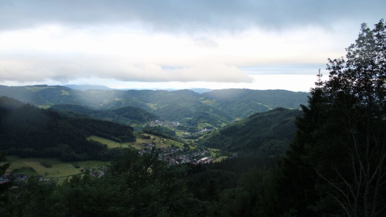 Dieses Bild zeigt eine Webcam-Aufnahme vom Achertal, aufgenommen am Freitag, den 05.06.2026 um 06:10 Uhr. Die Temperatur betrug 8.8°C.