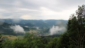 Dieses Bild zeigt eine Webcam-Aufnahme vom Achertal, aufgenommen am Sonntag, den 31.05.2026 um 18:20 Uhr. Die Temperatur betrug 15.1°C.