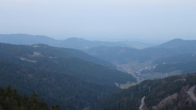 Dieses Bild zeigt eine Webcam-Aufnahme vom Achertal, aufgenommen am Sonntag, den 08.03.2026 um 07:00 Uhr. Die Temperatur betrug 10°C.