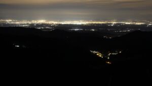 Dieses Bild zeigt eine Webcam-Aufnahme vom Achertal, aufgenommen am Samstag, den 01.11.2025 um 06:00 Uhr. Die Temperatur betrug 11.8°C.