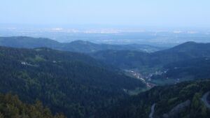 Dieses Bild zeigt eine Webcam-Aufnahme vom Achertal, aufgenommen am Montag, den 27.04.2026 um 05:40 Uhr. Die Temperatur betrug 10.6°C.